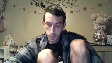 Snapshot of skinnybigcock2 chatting on January 18, 2026, 6:06 am SkinnyBigCock2 online show from January 18, 2026, 6:06 am