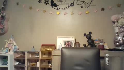 Snapshot of skinnybigcock2 chatting on February 16, 2026, 2:18 am SkinnyBigCock2 online show from February 16, 2026, 2:18 am