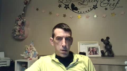 Snapshot of skinnybigcock2 chatting on March 17, 2026, 3:33 am SkinnyBigCock2 online show from March 17, 2026, 3:33 am