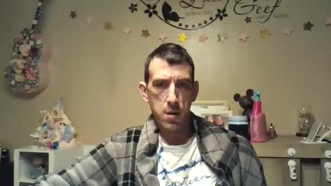 Snapshot of skinnybigcock2 chatting on March 21, 2026, 3:44 am SkinnyBigCock2 online show from March 21, 2026, 3:44 am