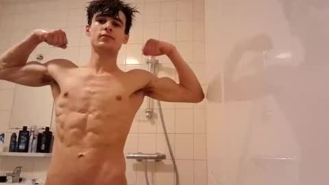 skinnyguywithbigd online show from October 18, 2025, 1:23 pm