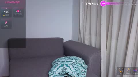 Snapshot of skinnymode chatting on November 6, 2025, 5:58 pm SkinnyMode online show from November 6, 2025, 5:58 pm