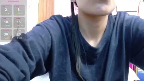 Snapshot of skinnyneighbour_ chatting on July 7, 2026, 2:58 am Karla online show from July 7, 2026, 2:58 am