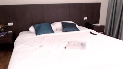 Snapshot of skinnythai4u chatting on November 22, 2025, 2:27 pm skinnythai4u online show from November 22, 2025, 2:27 pm