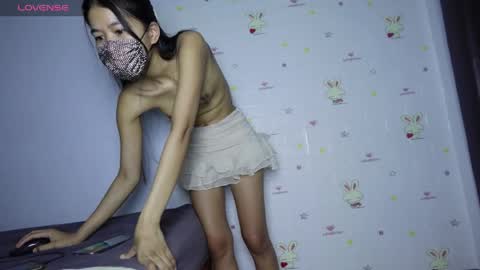 skinnythai4u online show from May 1, 2026, 12:21 pm