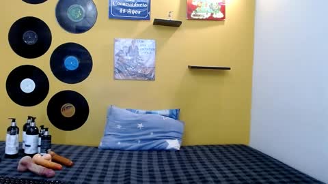 VERUS online show from April 8, 2026, 7:25 pm