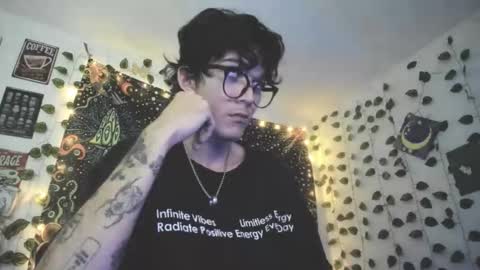skiny_dann online show from May 13, 2026, 3:48 am