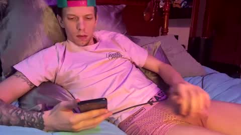 Snapshot of skittles933 chatting on February 27, 2025, 12:13 pm Skittles online show from February 27, 2025, 12:13 pm