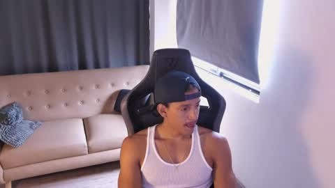 Snapshot of skull_prospect chatting on August 8, 2026, 2:08 pm Liam Vokov online show from August 8, 2026, 2:08 pm