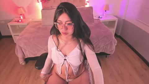Snapshot of sky_blue__ chatting on October 12, 2025, 2:32 am Hanna  online show from October 12, 2025, 2:32 am