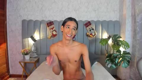 Snapshot of sky_fox_1 chatting on December 18, 2025, 12:11 pm STIVEN online show from December 18, 2025, 12:11 pm