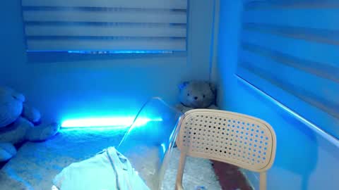 Snapshot of sky_fox_sweetxx chatting on January 6, 2025, 1:41 pm    online show from January 6, 2025, 1:41 pm