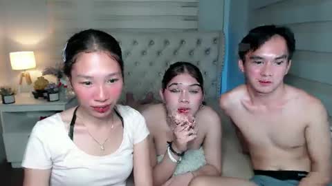 Snapshot of sky_fox_sweetxx chatting on February 10, 2025, 1:33 pm    online show from February 10, 2025, 1:33 pm