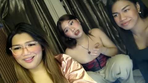 Snapshot of sky_fox_sweetxx chatting on March 3, 2025, 9:33 am    online show from March 3, 2025, 9:33 am