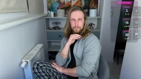 sky_guy25 online show from April 23, 2026, 7:49 pm