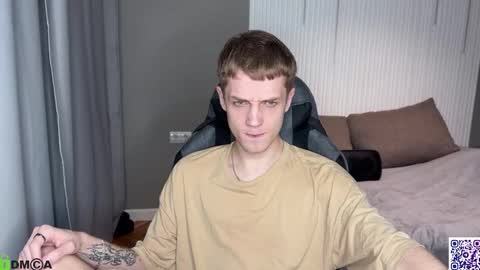 Snapshot of sky_hunter chatting on October 19, 2025, 5:46 pm sky_hunter online show from October 19, 2025, 5:46 pm