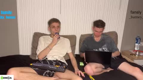 Snapshot of sky_hunter chatting on November 22, 2025, 6:18 pm sky_hunter online show from November 22, 2025, 6:18 pm