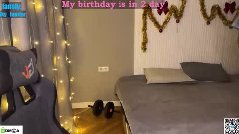 Snapshot of sky_hunter chatting on December 15, 2025, 1:48 pm sky_hunter online show from December 15, 2025, 1:48 pm