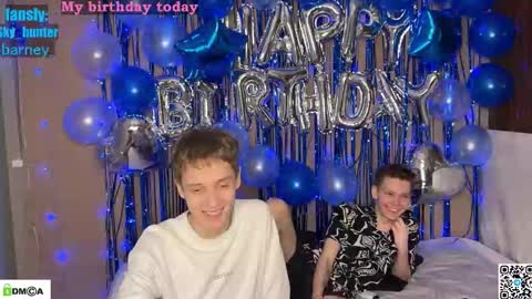 Snapshot of sky_hunter chatting on December 17, 2025, 4:46 pm sky_hunter online show from December 17, 2025, 4:46 pm