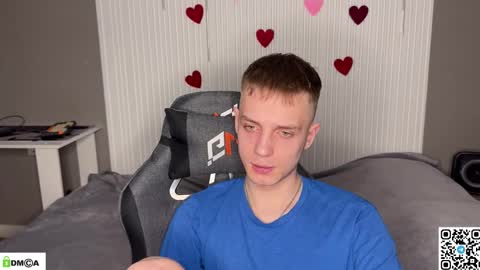 Snapshot of sky_hunter chatting on March 18, 2026, 6:55 pm sky_hunter online show from March 18, 2026, 6:55 pm