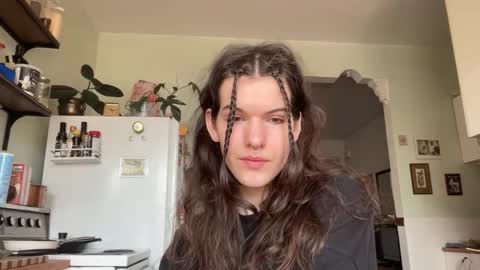 sky lounge online show from April 8, 2026, 6:52 pm