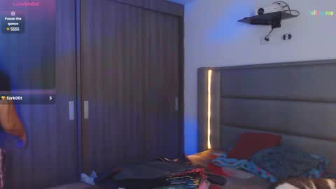 Snapshot of sky_lover_ chatting on March 12, 2025, 12:26 pm Sky  online show from March 12, 2025, 12:26 pm