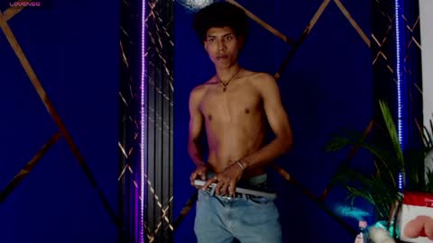 Snapshot of sky_walkerss chatting on March 29, 2026, 5:57 pm sky_walkerss online show from March 29, 2026, 5:57 pm