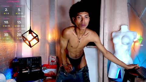 Snapshot of sky_walkerss chatting on April 1, 2026, 12:33 am sky_walkerss online show from April 1, 2026, 12:33 am