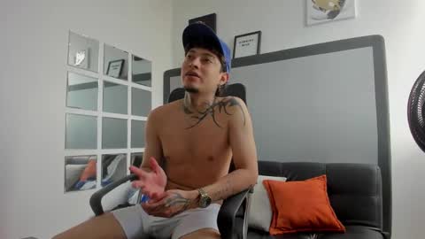 sky_wild online show from October 24, 2025, 8:16 pm