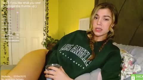 Snapshot of skybella_ chatting on February 4, 2025, 4:50 pm Skylar online show from February 4, 2025, 4:50 pm
