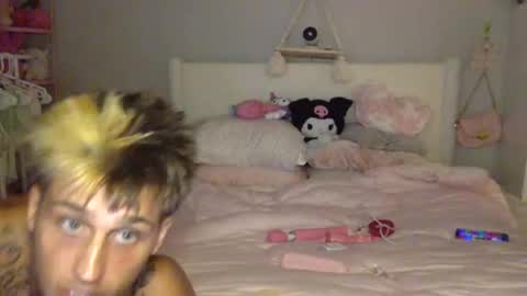 Snapshot of skyclark121901 chatting on July 14, 2026, 4:39 am sexiest couple on cam online show from July 14, 2026, 4:39 am
