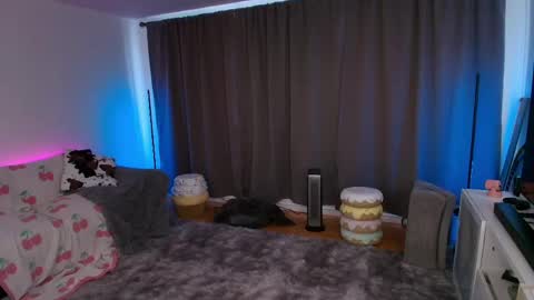 Skye Watson online show from March 31, 2026, 6:52 pm