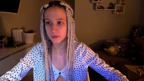    online show from October 7, 2025, 9:56 pm