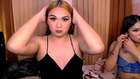 Snapshot of skylarvox_ chatting on March 4, 2025, 5:13 pm skylarvox_ online show from March 4, 2025, 5:13 pm