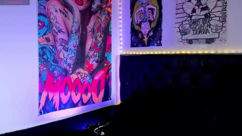 blue online show from December 22, 2025, 6:16 pm