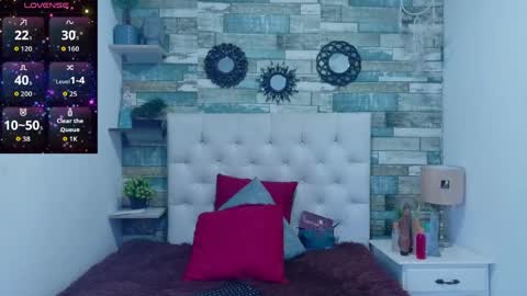 skyler_naomi online show from May 12, 2026, 1:41 pm