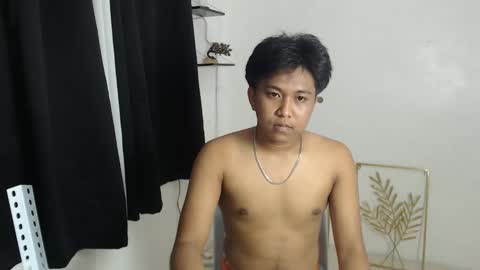 Snapshot of skyler_twinkx chatting on April 9, 2026, 2:55 pm Skyler online show from April 9, 2026, 2:55 pm