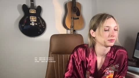 skylerluvsuuu online show from January 18, 2025, 4:48 am