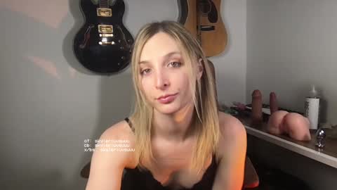 skylerluvsuuu online show from January 23, 2025, 2:02 am