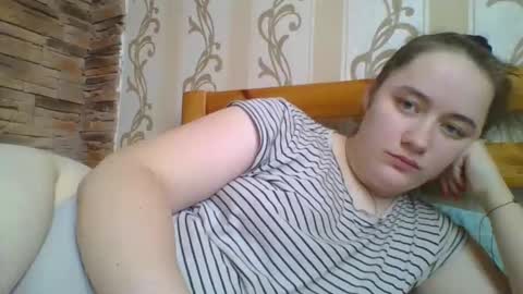 skyressie333 online show from February 16, 2026, 6:53 am