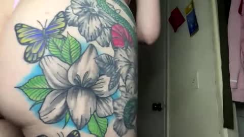 skyybarbie2025 online show from May 20, 2026, 8:48 pm