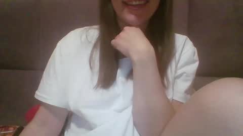 Snapshot of sladkiegubki chatting on February 21, 2025, 9:43 pm Sladkiegubki online show from February 21, 2025, 9:43 pm