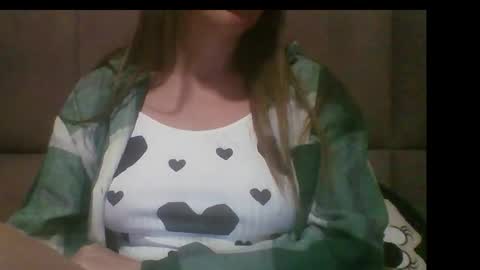 Snapshot of sladkiegubki chatting on September 20, 2025, 10:33 pm Sladkiegubki online show from September 20, 2025, 10:33 pm