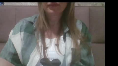 Snapshot of sladkiegubki chatting on September 27, 2025, 11:21 pm Sladkiegubki online show from September 27, 2025, 11:21 pm