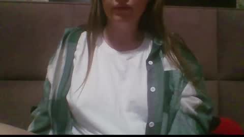 Snapshot of sladkiegubki chatting on November 15, 2025, 9:43 pm Sladkiegubki online show from November 15, 2025, 9:43 pm