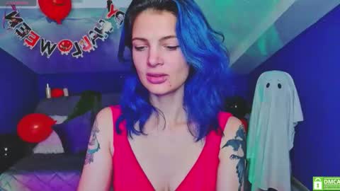 Snapshot of slayq777 chatting on October 25, 2025, 9:42 pm Emilia online show from October 25, 2025, 9:42 pm