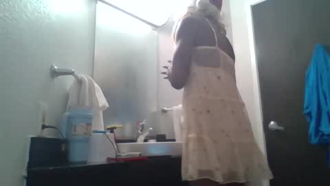 Snapshot of sleepyg1981 chatting on November 28, 2025, 9:17 pm Bottmboitwink online show from November 28, 2025, 9:17 pm