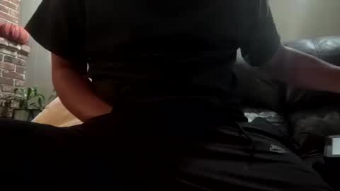 slick2285 online show from October 18, 2025, 9:21 am