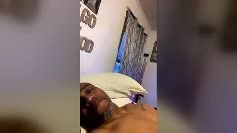 Snapshot of slim975 chatting on March 5, 2026, 11:28 am slim975 online show from March 5, 2026, 11:28 am