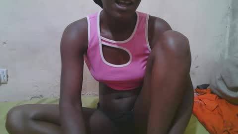 Snapshot of slim_girl3 chatting on May 18, 2026, 5:24 am slim_girl3 online show from May 18, 2026, 5:24 am